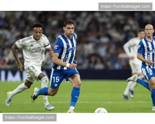 皇马对阵阿拉维斯半场结束，姆巴佩破门米利唐伤退